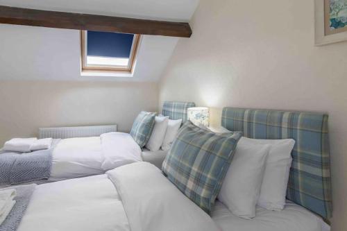 Luxury Cottage Nestled in the Heart of Pickering Pet Friendly