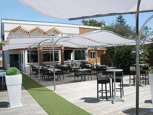 Le Ponton d’Hydroland Appart Hotel in Biscarrosse, France