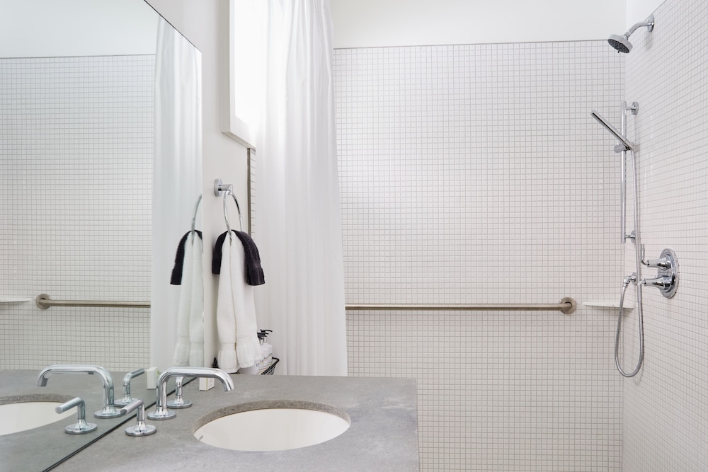Bluebird Spa City Motor Lodge - photo 42