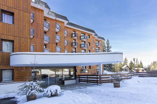 Residence Le Domaine du Jardin Alpin Courchevel 1850 — 5-Star Luxury Hotel in Courchevel, France