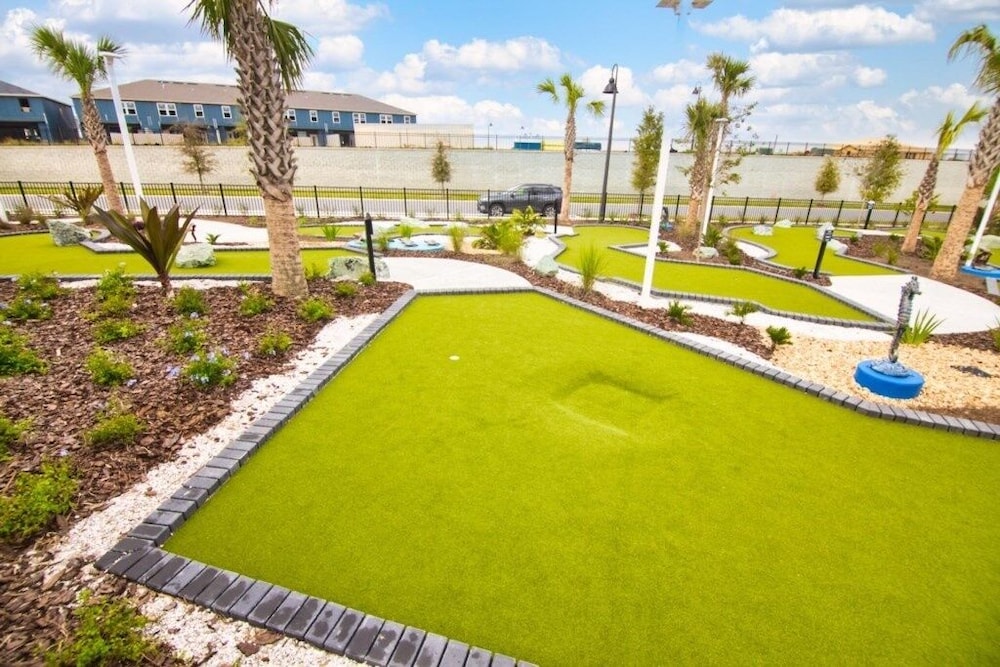 Daniel's Townhome Getaway At Windsor Island Resort 5 Bedroom Townhouse by Redawning Davenport - photo 57