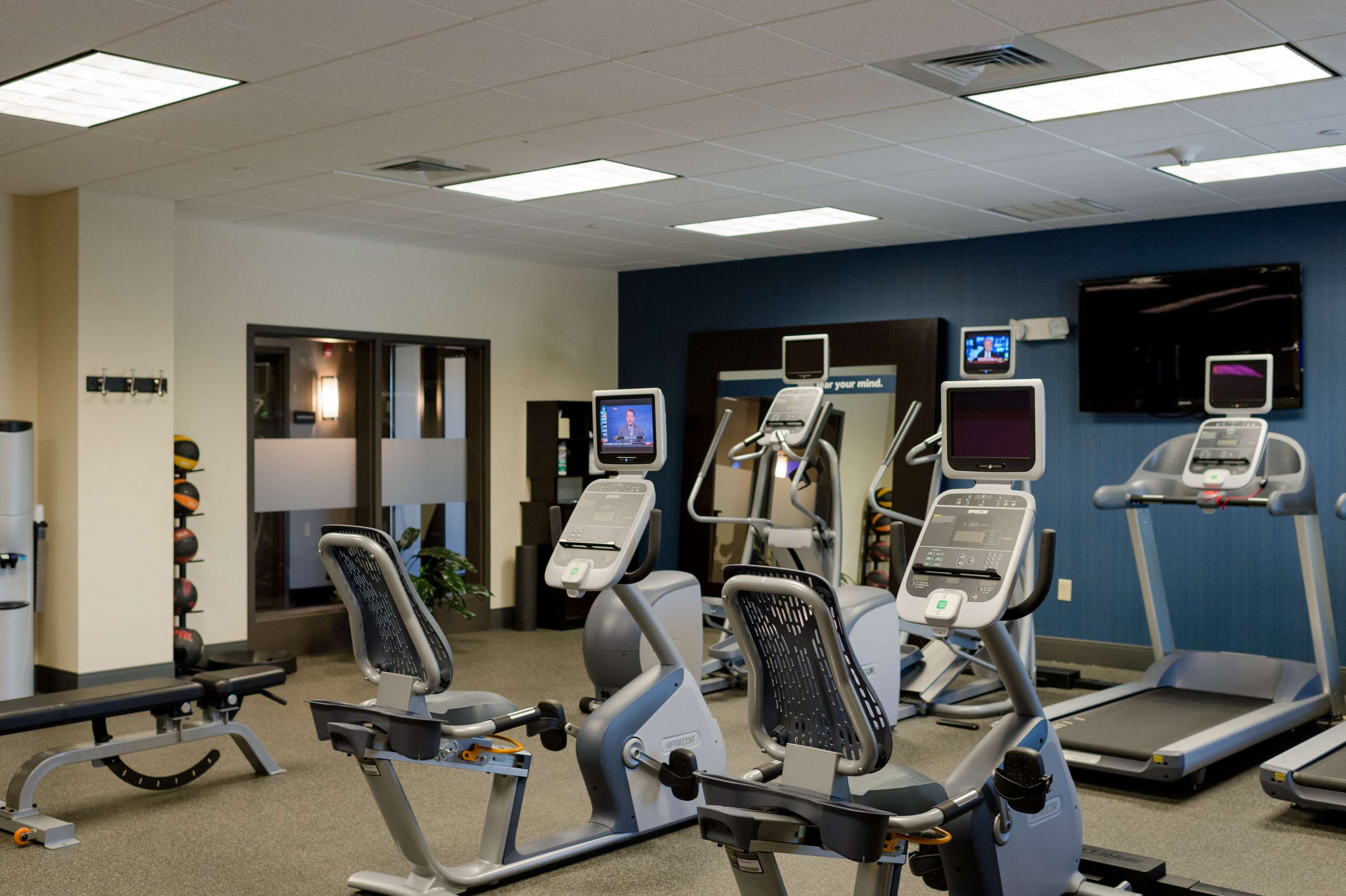 Hampton Inn Oxford Conference Center - photo 23