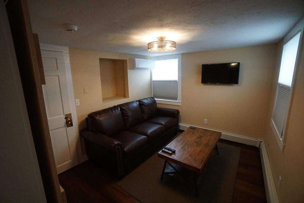 Sea Street Inn - photo 26