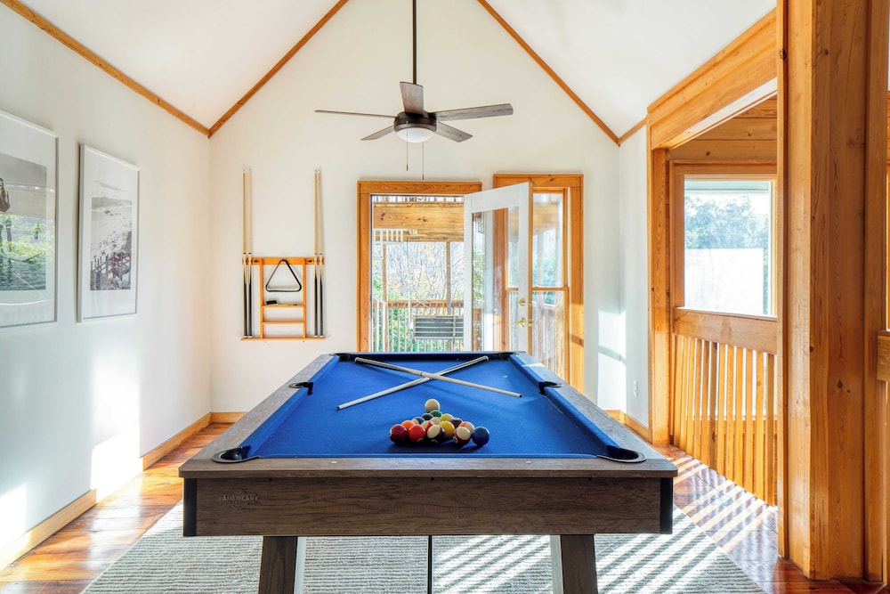 Raven by Avantstay Entertainers Dream w Pool Hot Tub Game Room 9 Brs - photo 18
