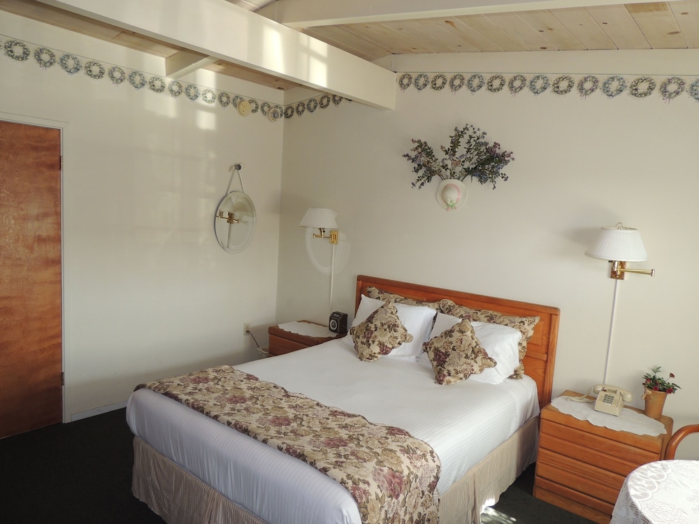 Sundown Inn - photo 13