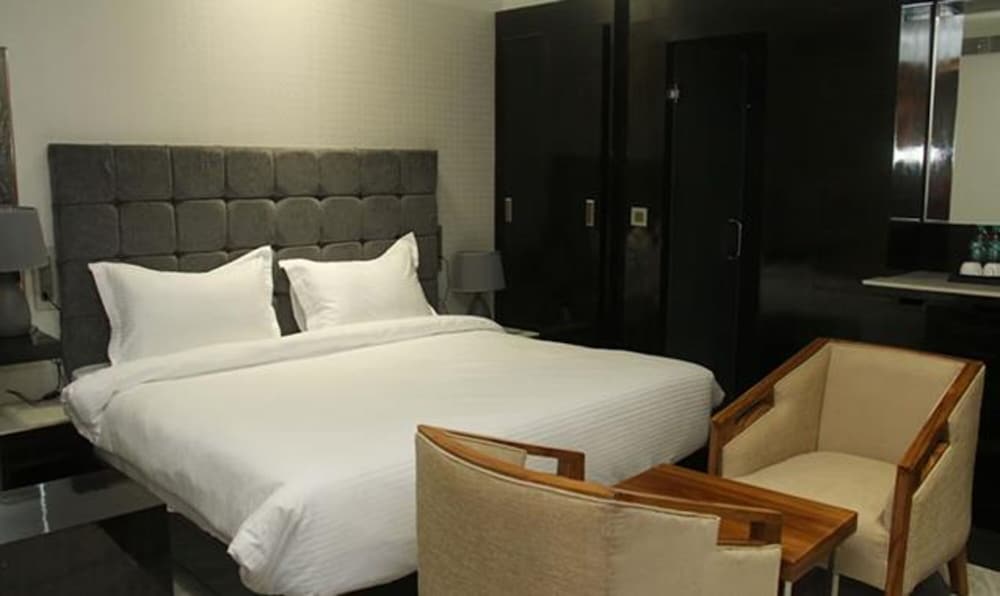 Fabhotel Prime The Daffodils in Dehra Dun, India