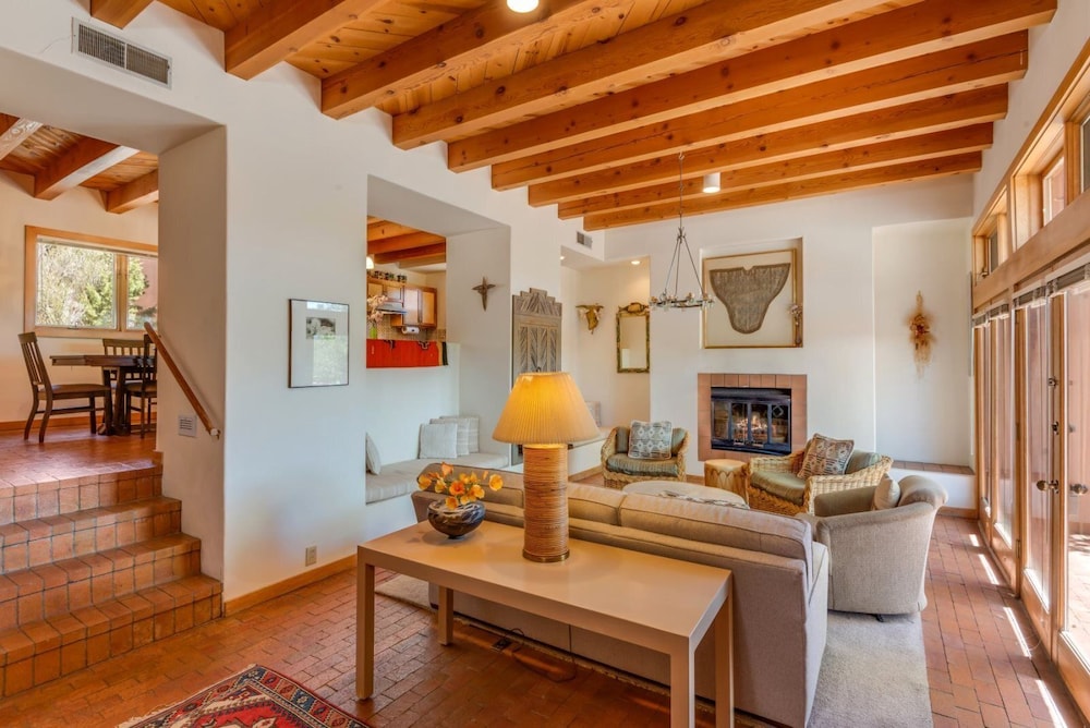 Acoma Majestic Views Near the Santa Fe Opera and Four Seasons in Tesuque - photo 11