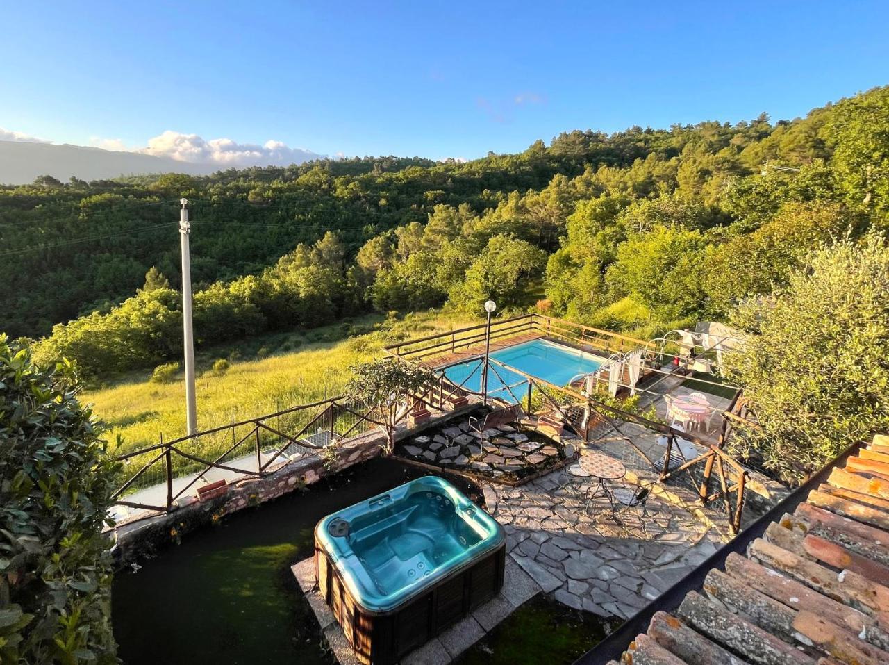 Villa Immersa Nel Verde — 4-Star Luxury Hotel in Spoleto, Italy