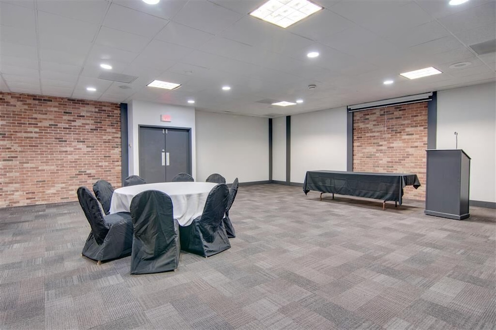 Studio 6 Suites Clarion PA - photo 26