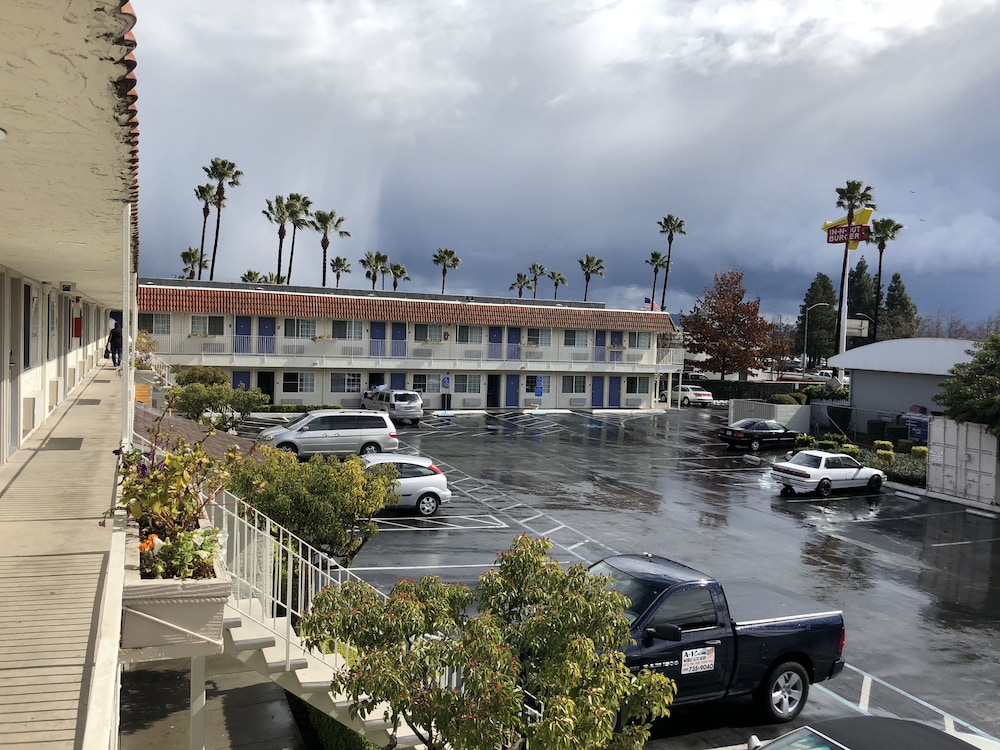 Gilroy Inn - photo 24