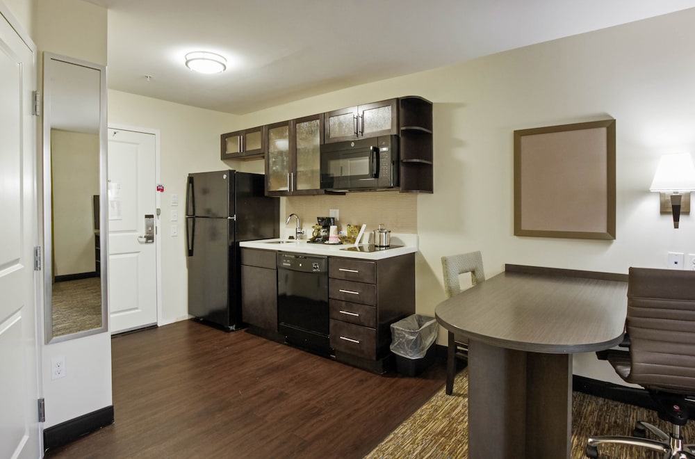 Candlewood Suites Brighton by IHG - photo 18