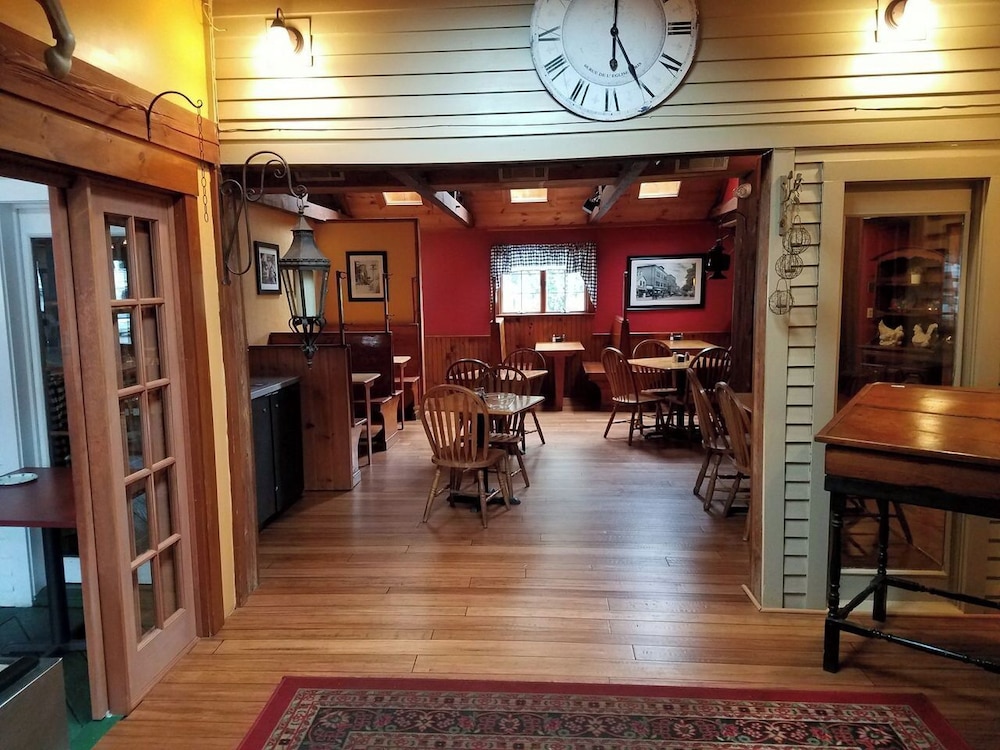 Cedar Crest Inn - photo 12