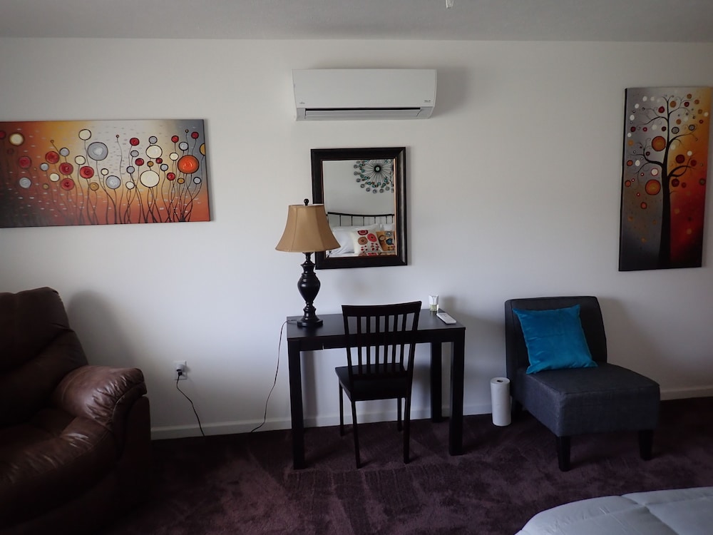 Pleasant Grove Inn - photo 18