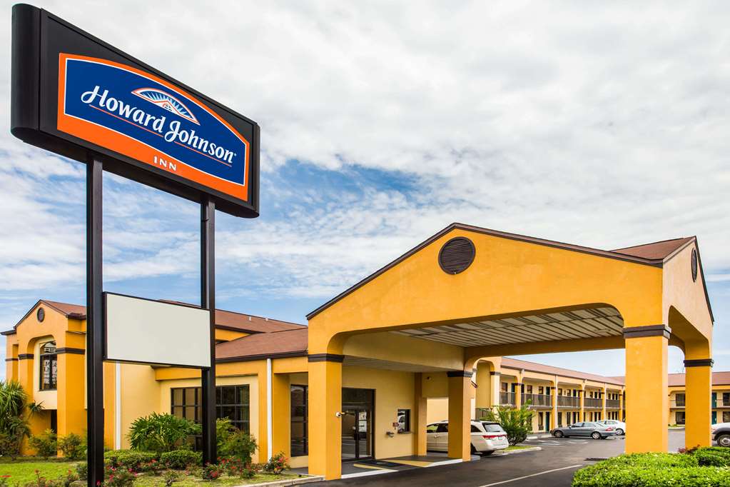 Howard Johnson by Wyndham Panama City in Panama, United States