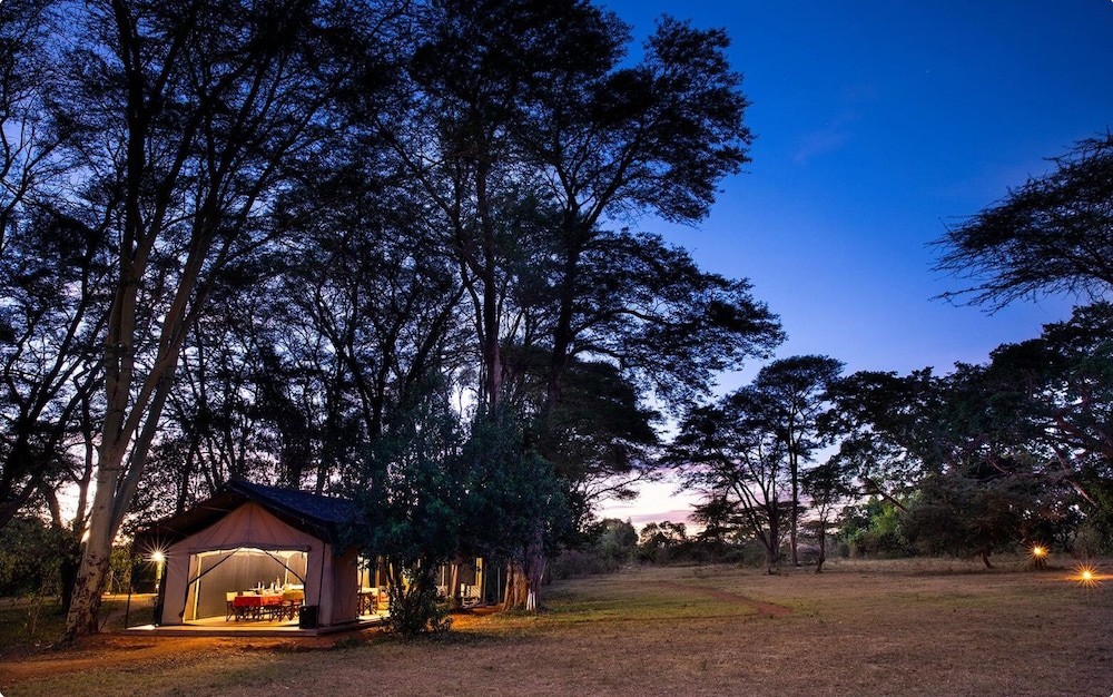 Basecamp Adventure - carbon neutral hotel in Unknown City
