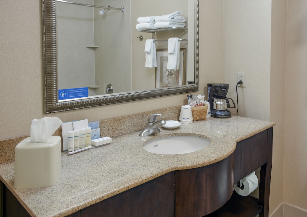 Hampton Inn & Suites Youngstown Canfield - photo 47