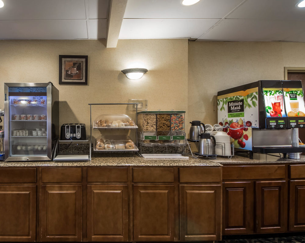 Rodeway Inn & Suites East I 44 - photo 16