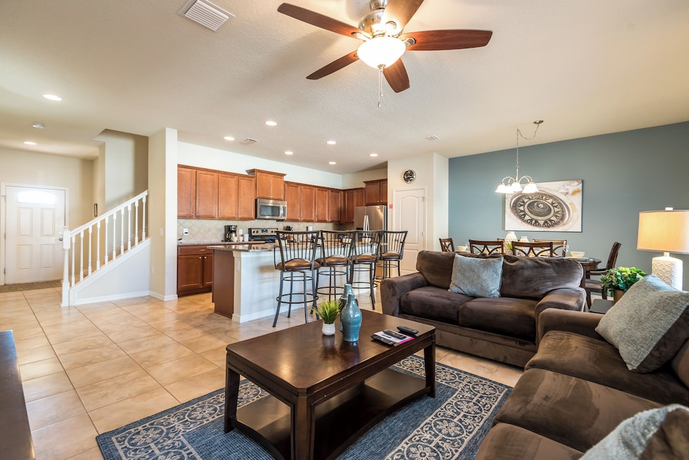 Townhome W private Pool & Free On site Water Park - photo 16