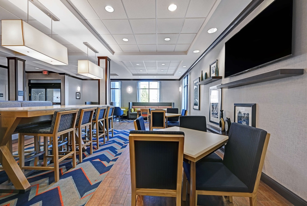 Hampton Inn Farmington - photo 6