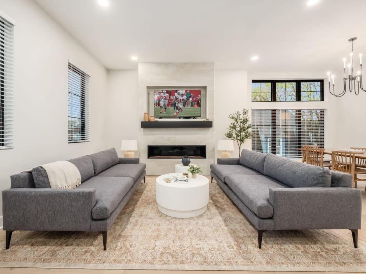 Chateau in the Village Brand New 3BD 5BA in Columbus, United States