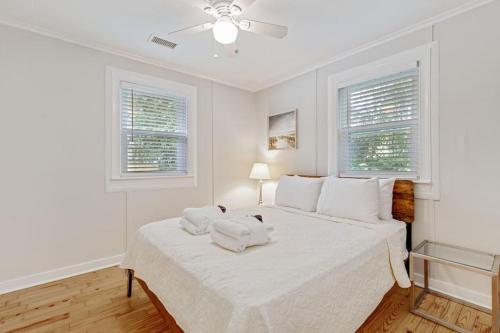 208 W Ashley Central Location 2 Mins to the Beach - photo 22