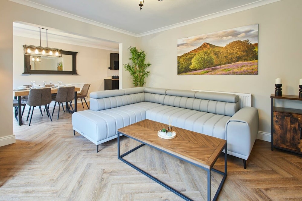 Host Stay Roseberry Topping Townhouse