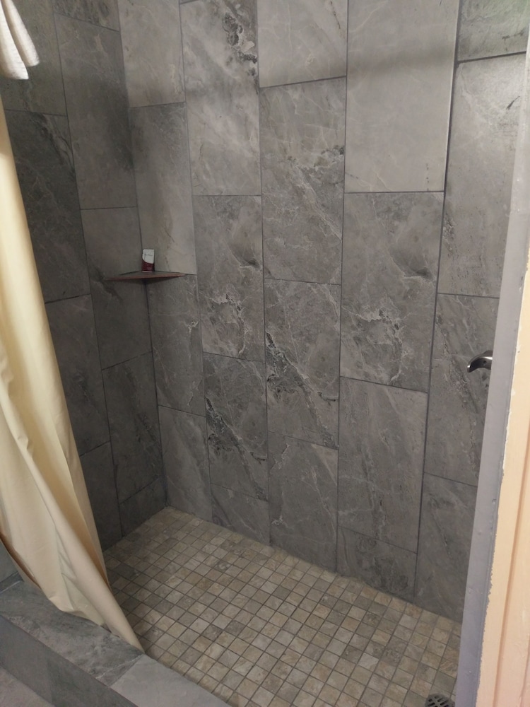 El Rey Motel - photo 26