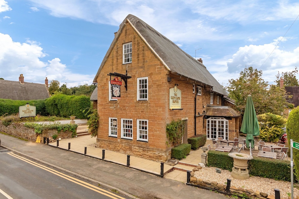 The Red Lion - carbon neutral hotel in Northampton