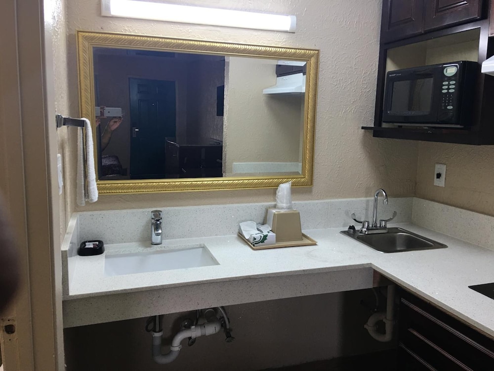 Chaparral Motel - photo 23
