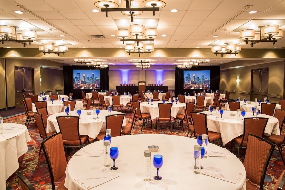 Crowne Plaza Suites MSP Airport Mall of America by IHG - photo 54