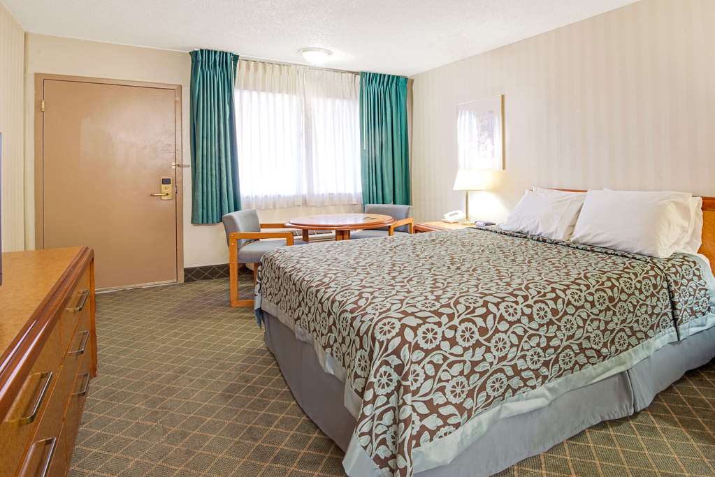 Days Inn by Wyndham Albuquerque City Center - photo 14
