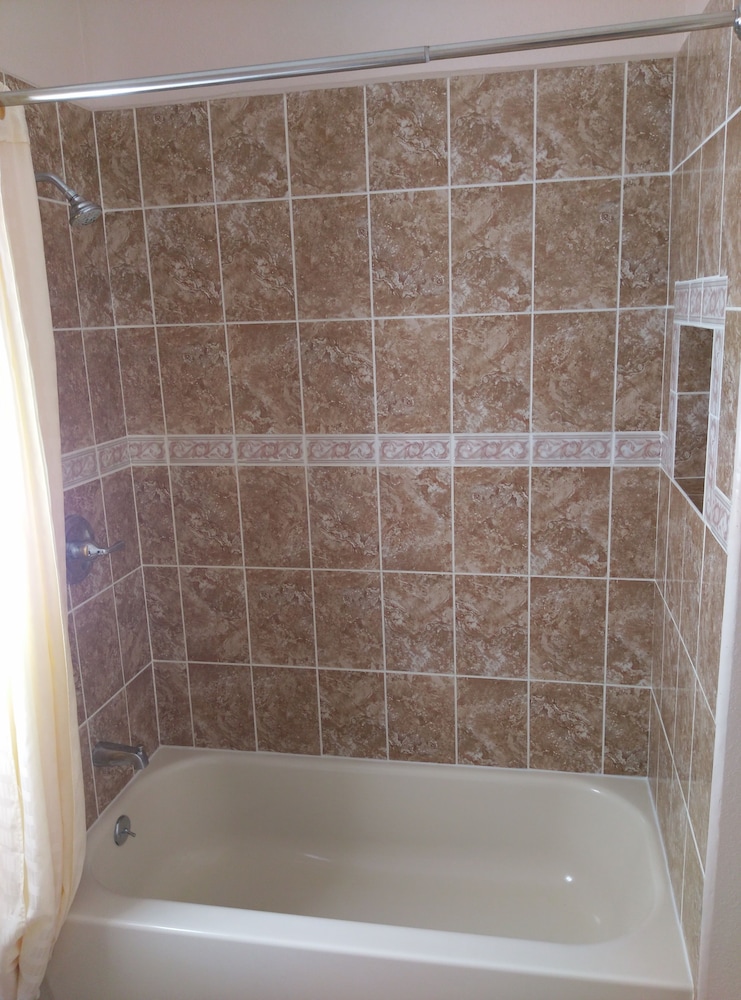 Monterey Inn Hotel - photo 45