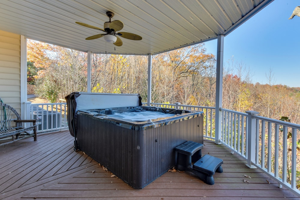 Blairsville Mansion w Hot Tub Casino Games - photo 24