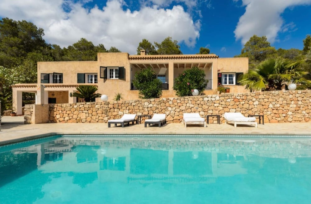 Casa Olivo — 4-Star Luxury Hotel in Sant Josep De Sa Talaia, Spain