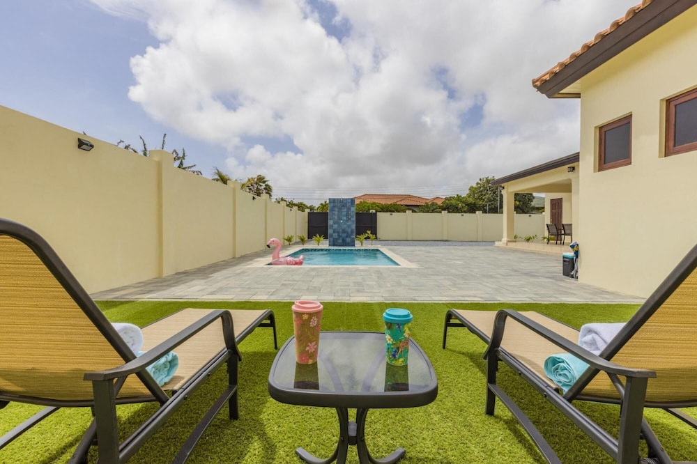 Remodeled 3BR w Private Pool Close to Palmbeach in Noord, Aruba