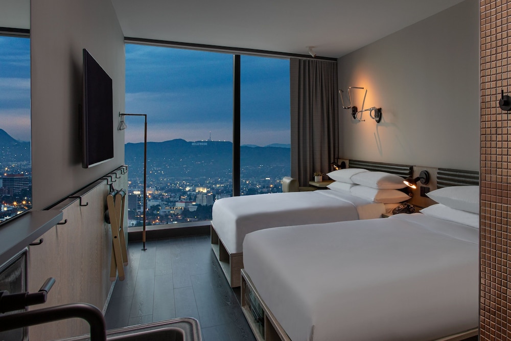 Moxy Downtown Los Angeles - photo 5