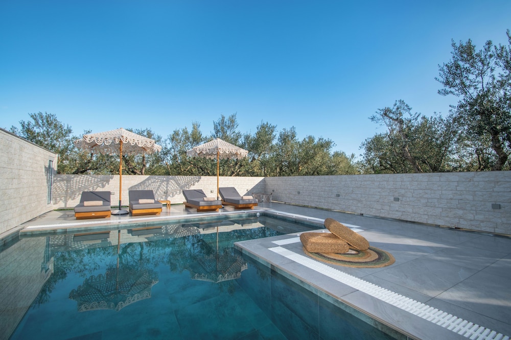 Camelia Luxury Suites Private Pool & Jaccuzi in Zakynthos, Greece