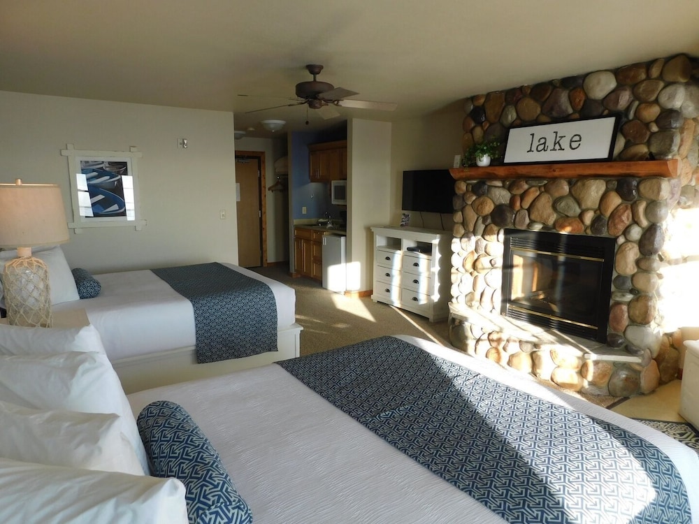 Quarterdeck Resort & Restaurant - photo 31