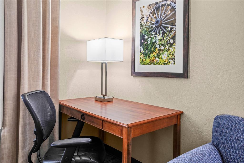 Baymont by Wyndham Madisonville - photo 11