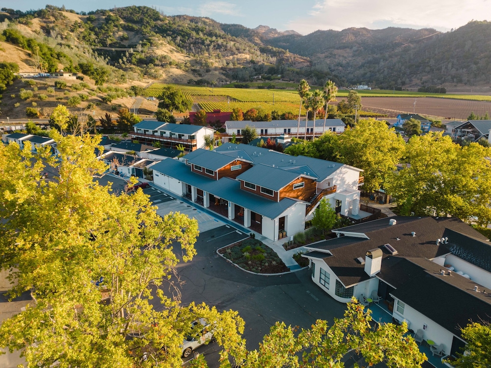 Calistoga Motor Lodge and Spa — 4-Star Luxury Hotel in Calistoga, United States