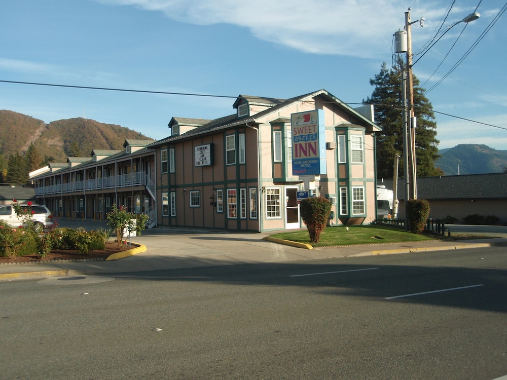 Sweet Breeze Inn - photo 15