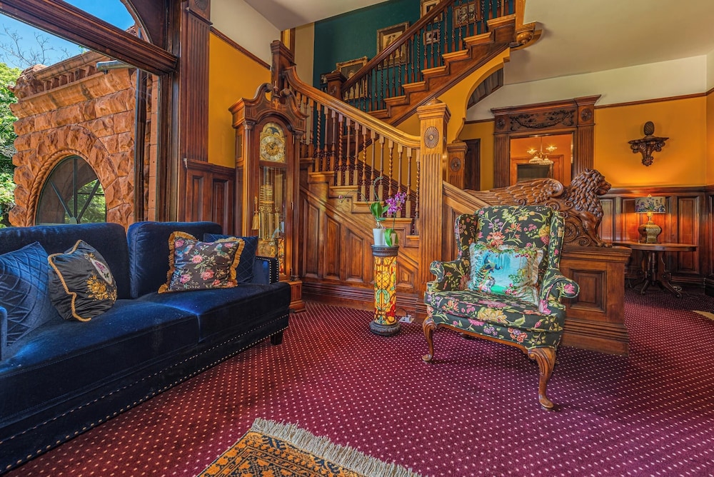Orman Mansion Pueblo's Most Luxurious Stay - photo 9