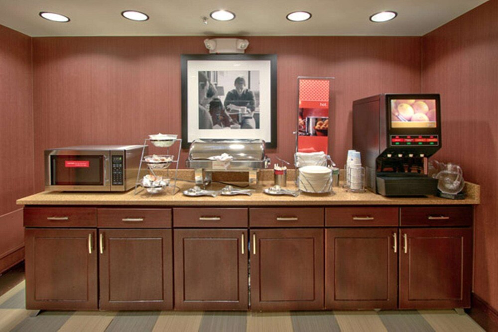 Hampton Inn & Suites Denver Highlands Ranch - photo 37