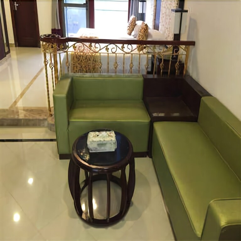 Zhengzhou Huanghegu Hot Spring Hotel — 4-Star Luxury Hotel in Zhengzhou, People's Republic of China