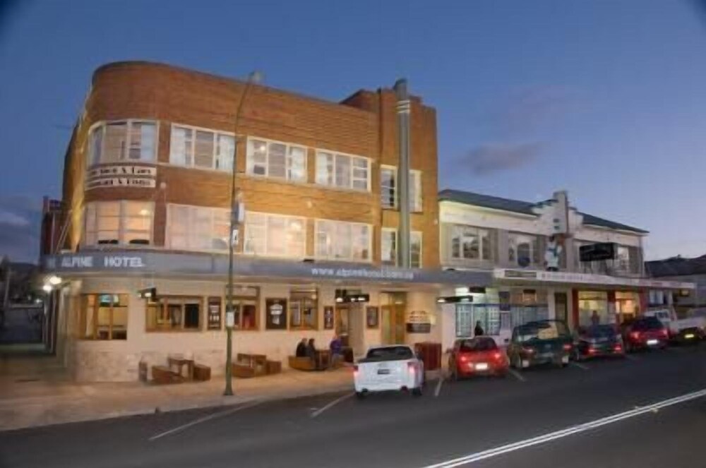 Alpine Hotel - carbon neutral hotel in Cooma