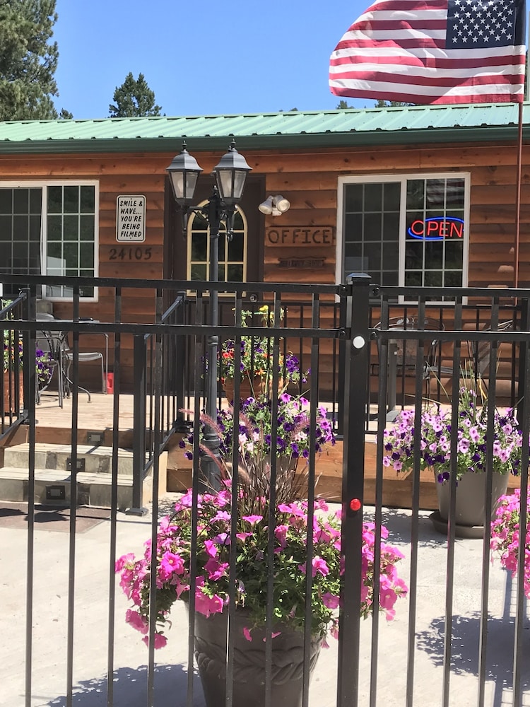 Holy Smoke Resort - photo 3