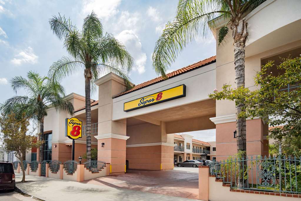 Super 8 by Wyndham North Hollywood - photo 4