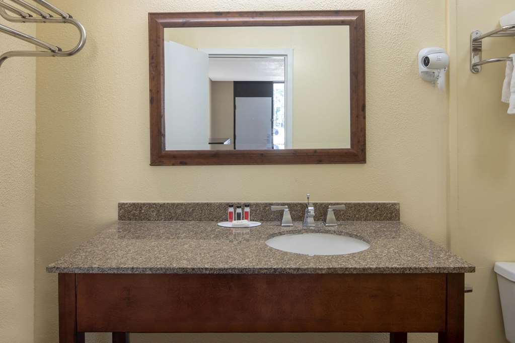 Travelodge by Wyndham Savannah Area Richmond Hill - photo 23