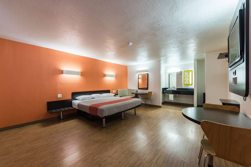 Motel 6 Uvalde TX - photo 16