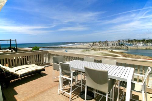 F311 Pacific Surf Shack - carbon neutral hotel in Oceanside